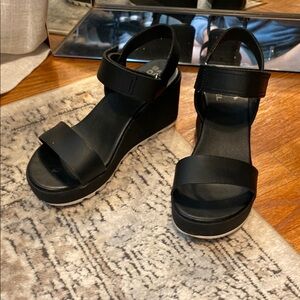 Sorel black Cameron Wedge Sandals 7.5